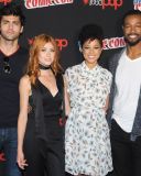 Filename=PhotocallNYCC17_102.jpg
Filesize=1451KiB
Dimensions=3768x2790
Date added=Oct 11, 2017 PhotocallNYCC17_102.jpg